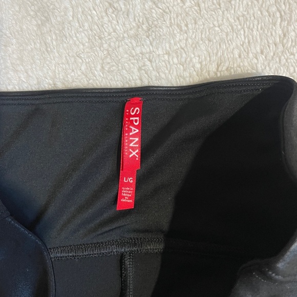 Spanx Faux Leather Leggings Size Large - Picture 8 of 12